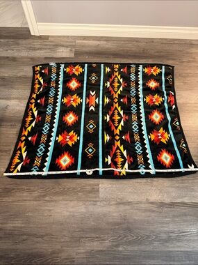 Nu Trendz Southwestern Aztec Print Throw Blanket -Multicoloured